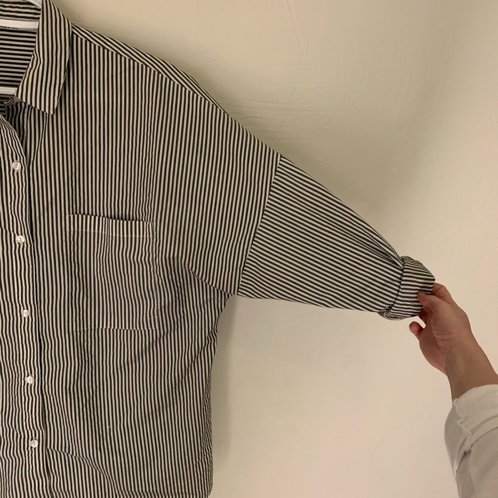 Button down blouse - Picture 2 of 5